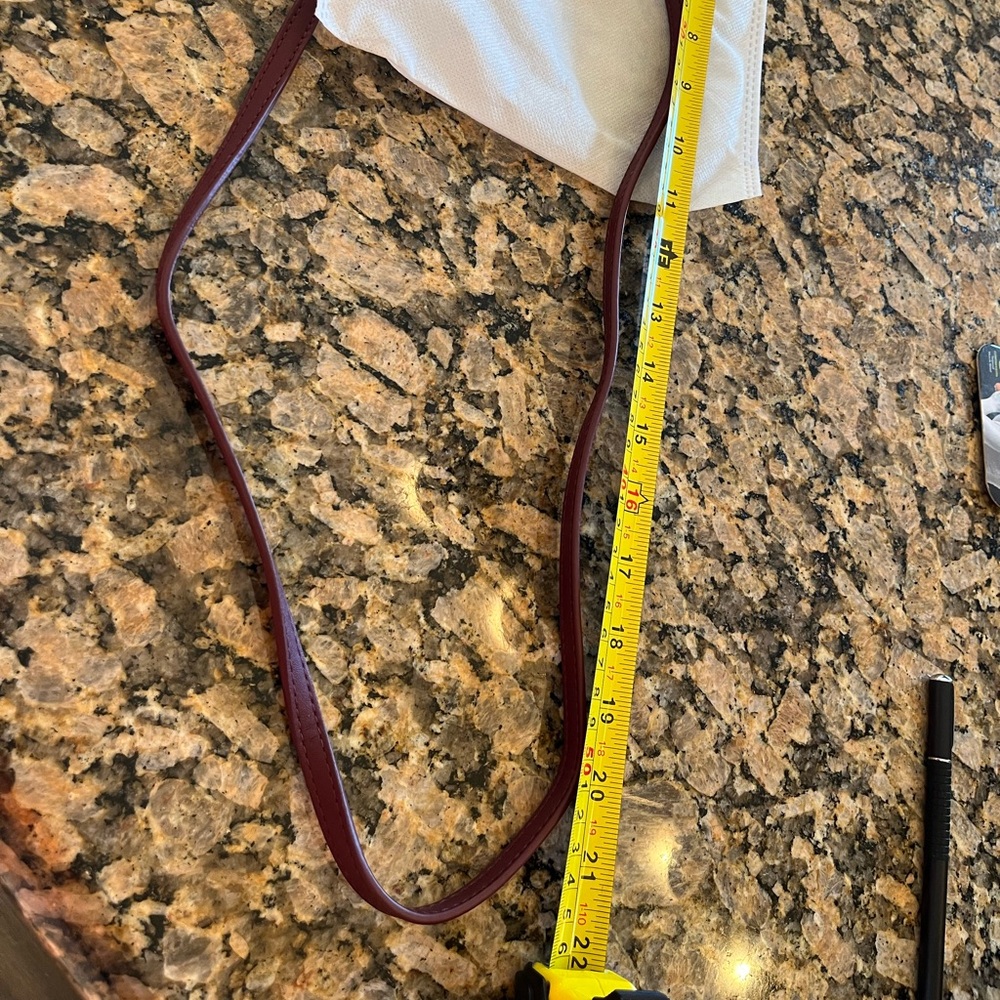 🎁 Burgundy vegan leather Crossbody with removable strap - Picture 4 of 5